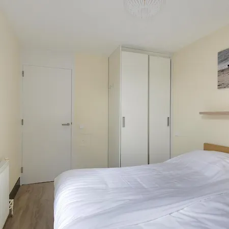 De Trintel Op 1e Verdieping Met Ruim Terras En Zeezicht Apartamento