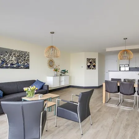 De Trintel Op 1e Verdieping Met Ruim Terras En Zeezicht Egmond aan Zee