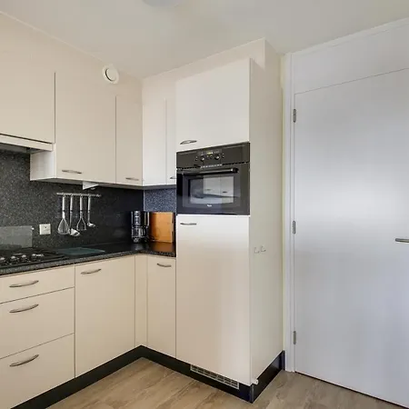 Apartamento De Trintel Op 1e Verdieping Met Ruim Terras En Zeezicht *