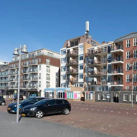 De Trintel Op 1e Verdieping Met Ruim Terras En Zeezicht * Egmond aan Zee