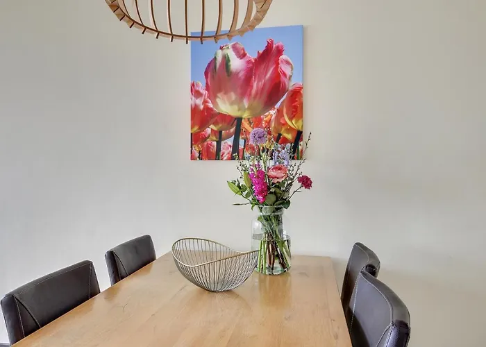 De Trintel Op 1e Verdieping Met Ruim Terras En Zeezicht アパート *